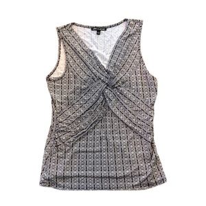 Cable & Gauge Black and White Sleeveless Blouse